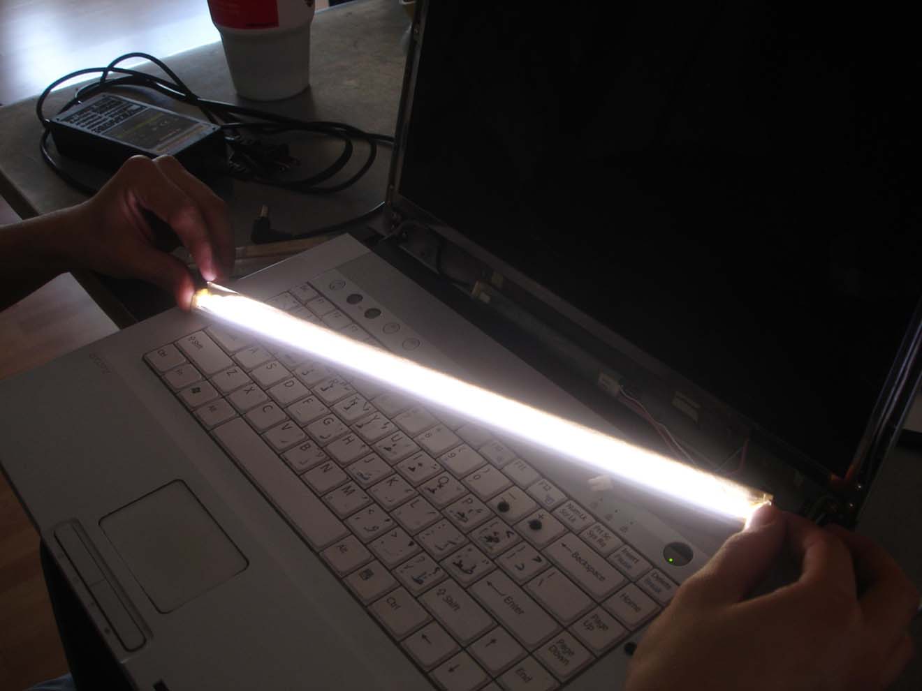 Замена и ремонт подсветки экрана ноутбука в Москве